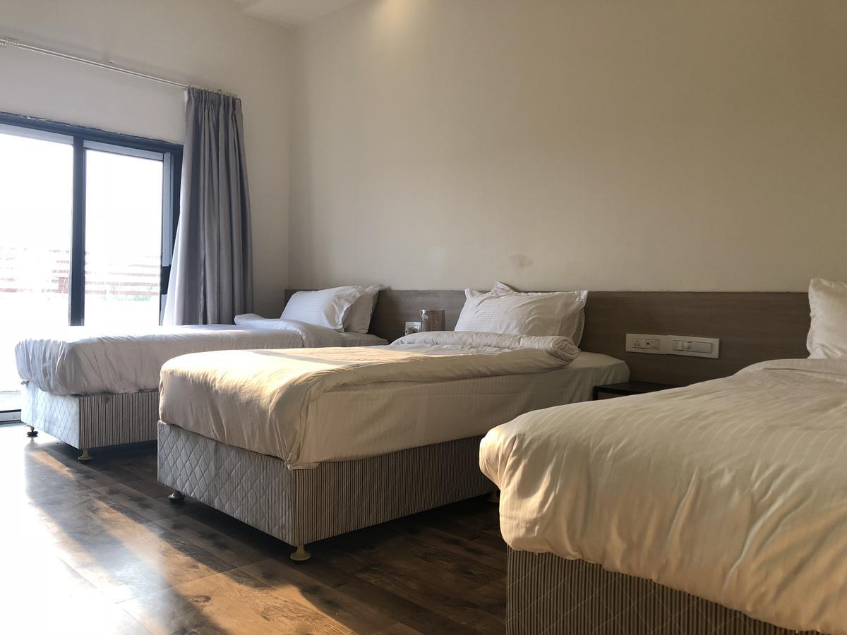Hotel Sharanam Shegaon 외부 사진