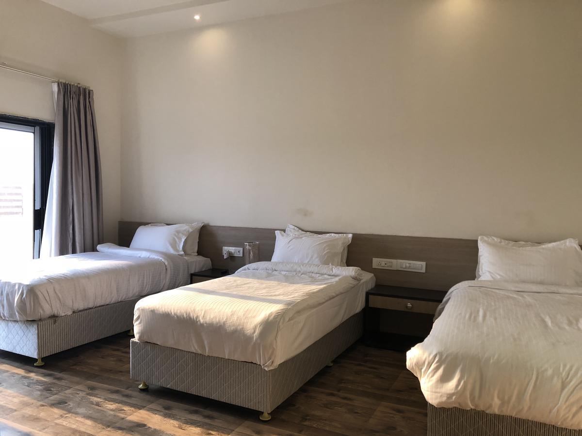 Hotel Sharanam Shegaon 외부 사진