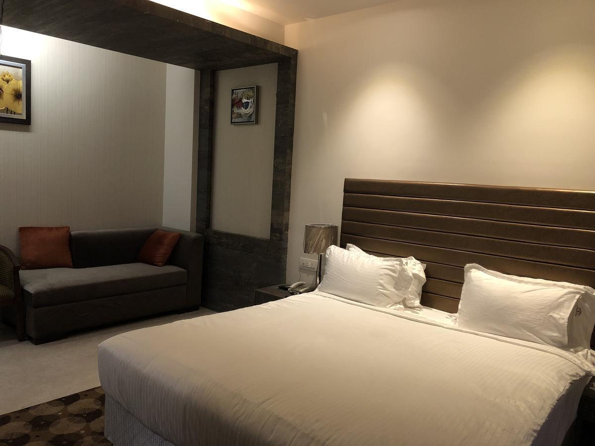 Hotel Sharanam Shegaon 외부 사진